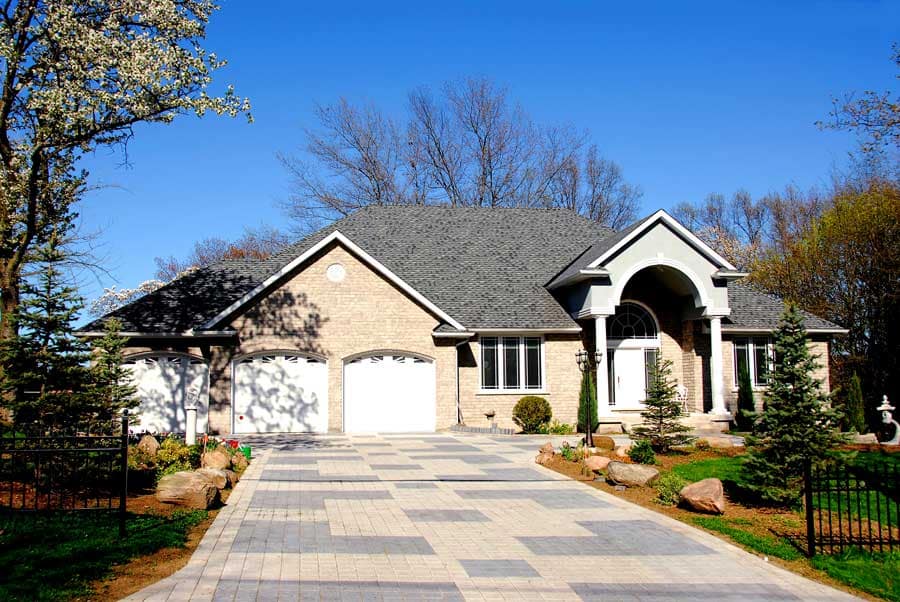 Interlocking driveway